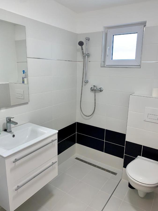 Var-Lak Apartman Eger Ngoại thất bức ảnh