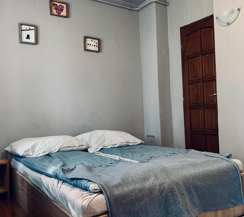 Var-Lak Apartman Eger Ngoại thất bức ảnh